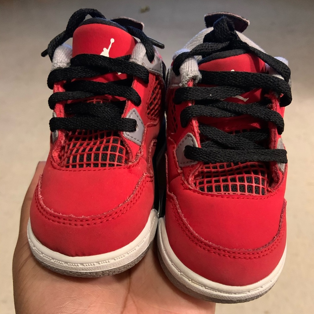 Jordan Toro 4s size 5c